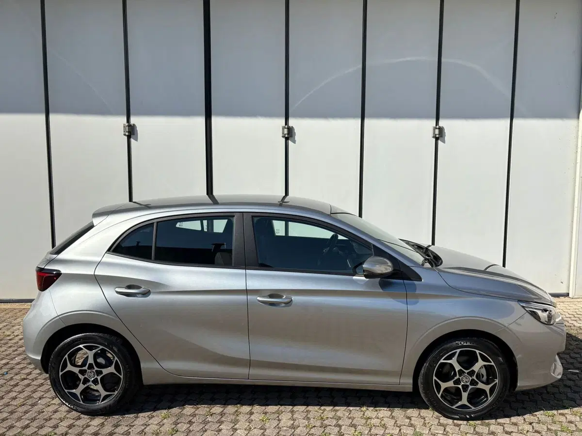 Mg MG3 nuova a Milano (7)