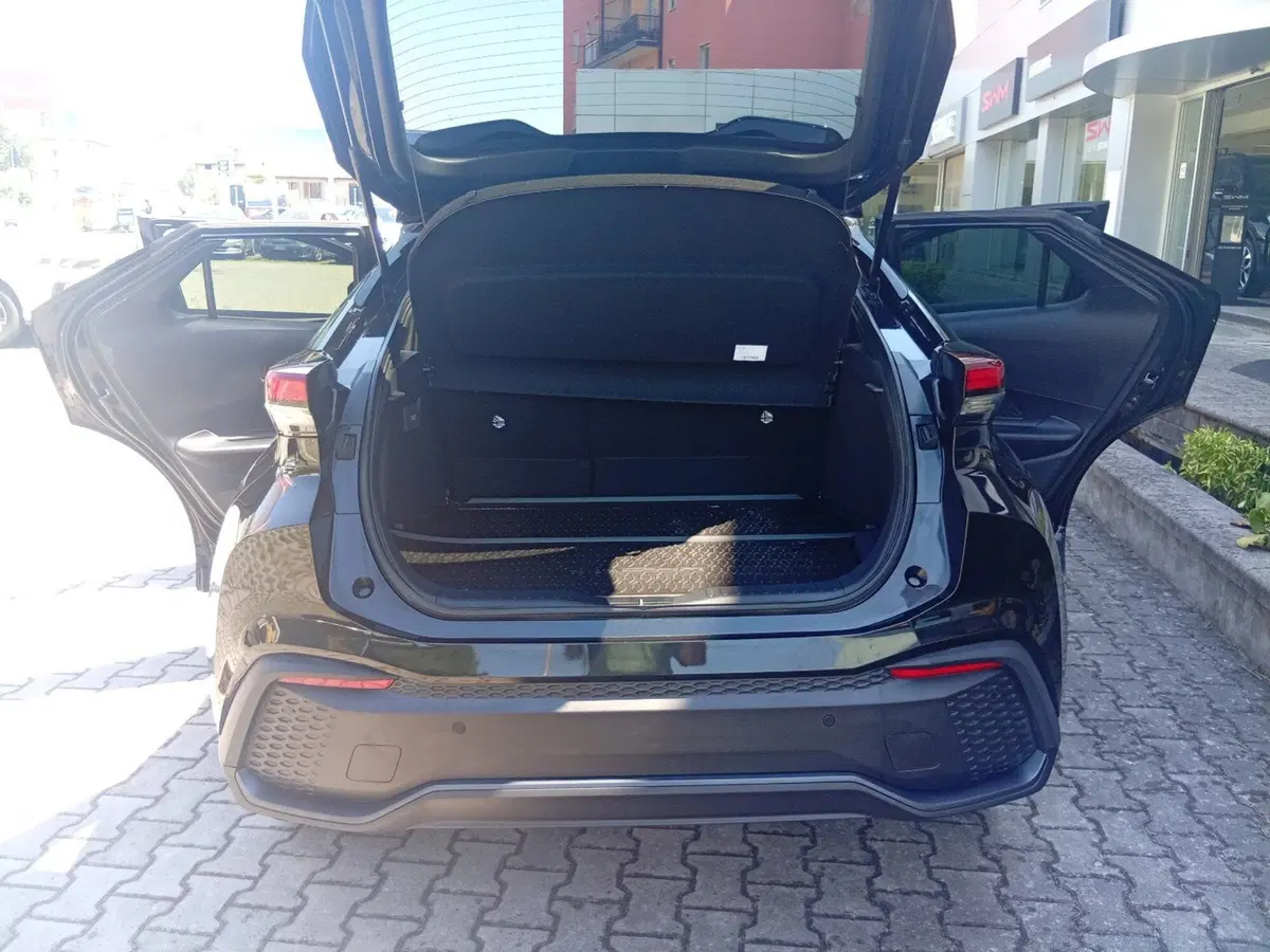 Toyota Toyota C-HR usata a Brescia (12)