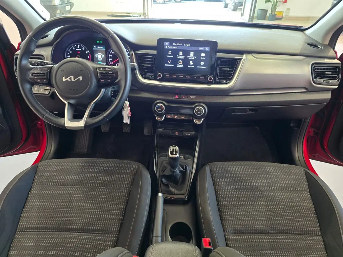Kia Stonic usata a Rimini (7)