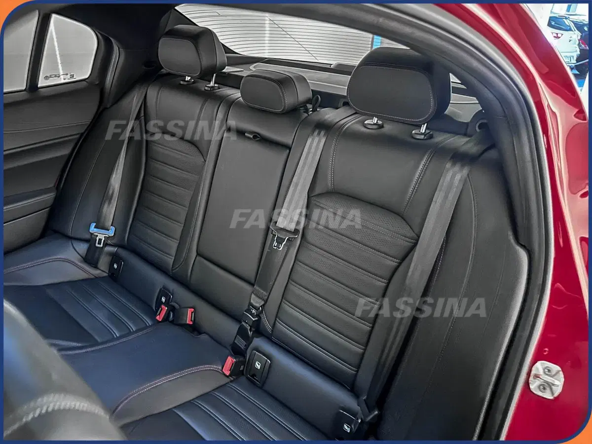 Alfa Romeo Giulia usata a Milano (11)