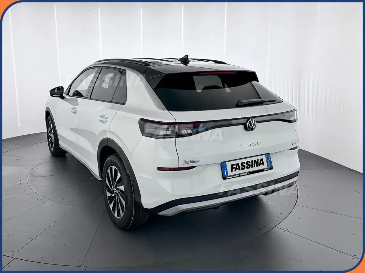 Volkswagen T-Roc nuova a Milano (4)