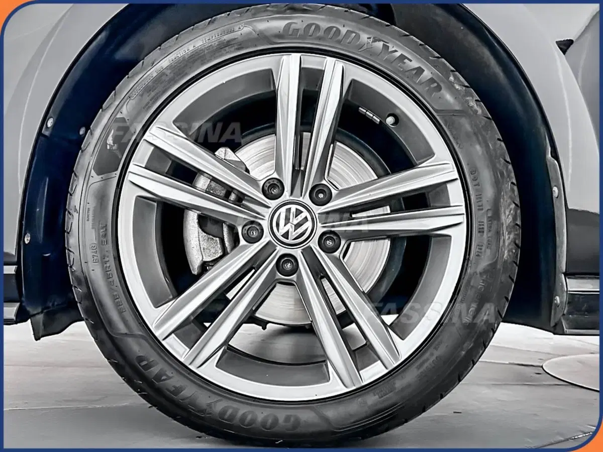 Volkswagen Golf usata a Milano (7)