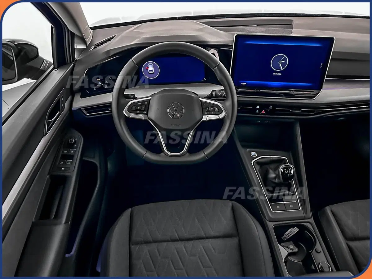 Volkswagen Golf nuova a Milano (11)