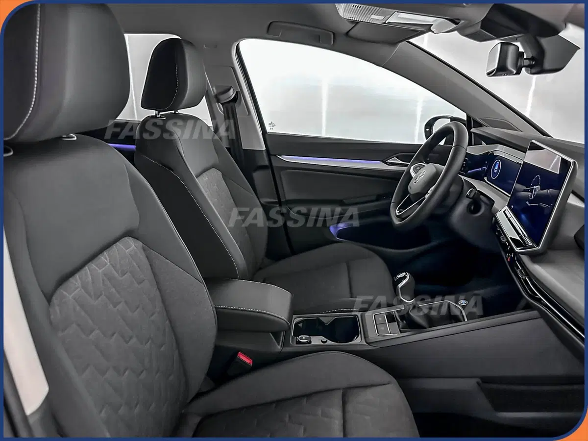 Volkswagen Golf nuova a Milano (14)