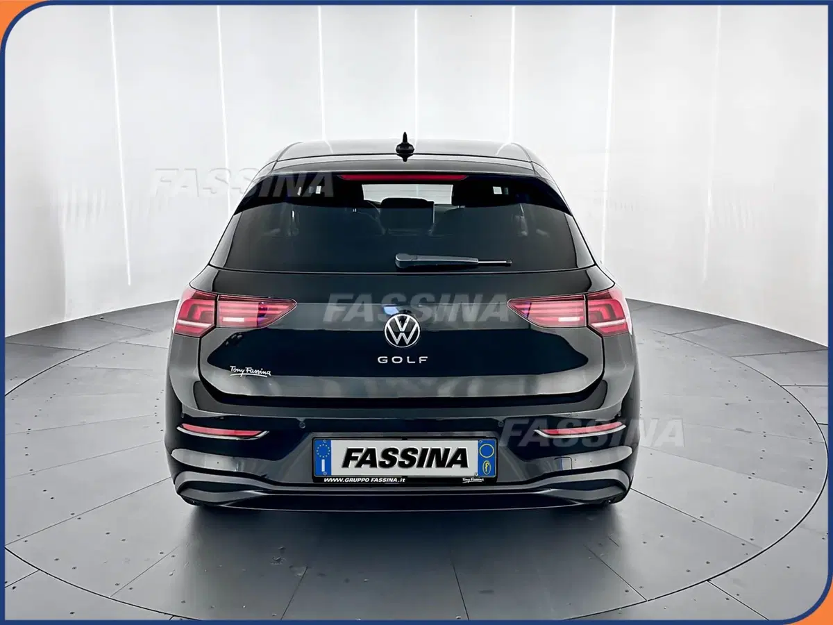 Volkswagen Golf nuova a Milano (5)