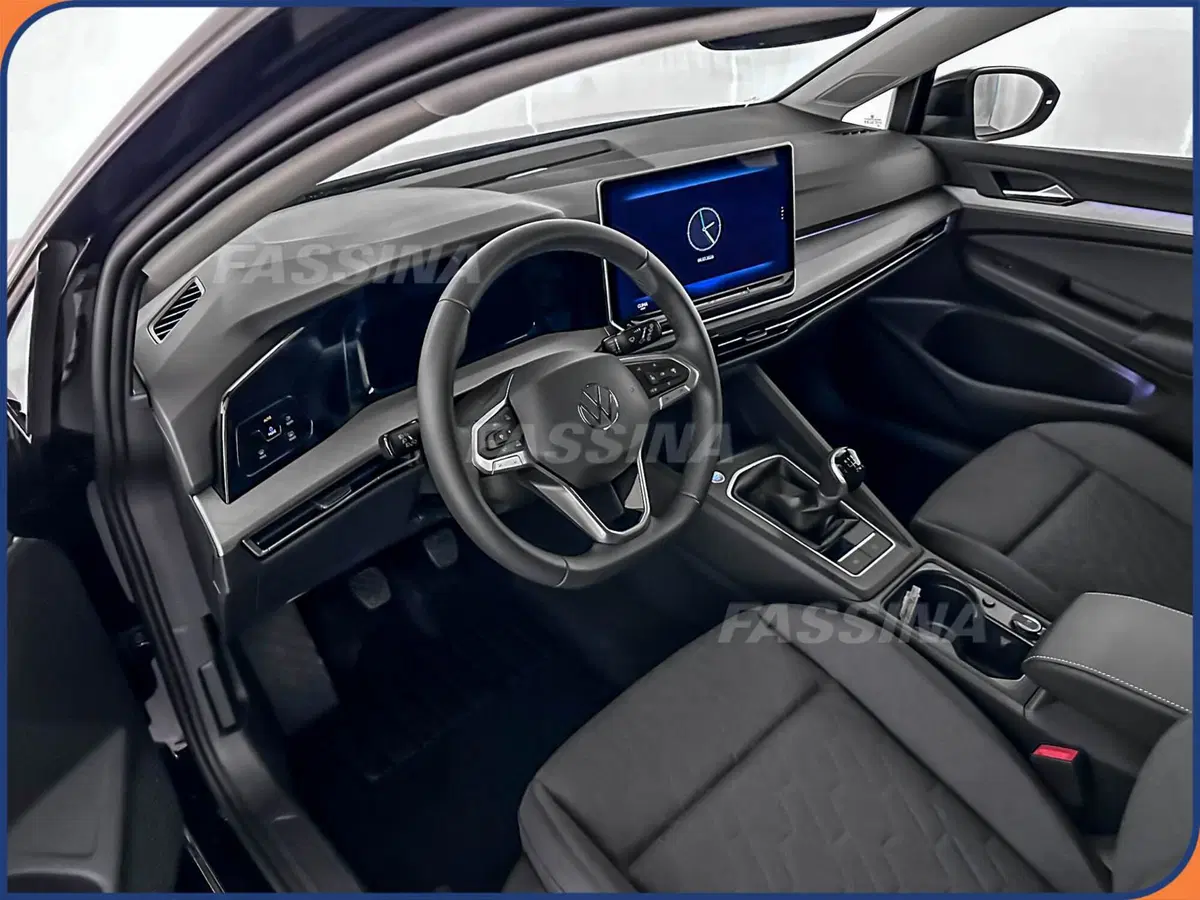 Volkswagen Golf nuova a Milano (9)