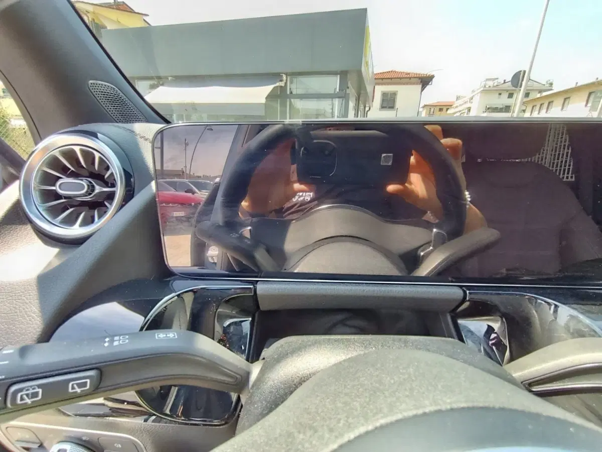 Mercedes-Benz CLA Shooting Brake usata a Massa-Carrara (15)