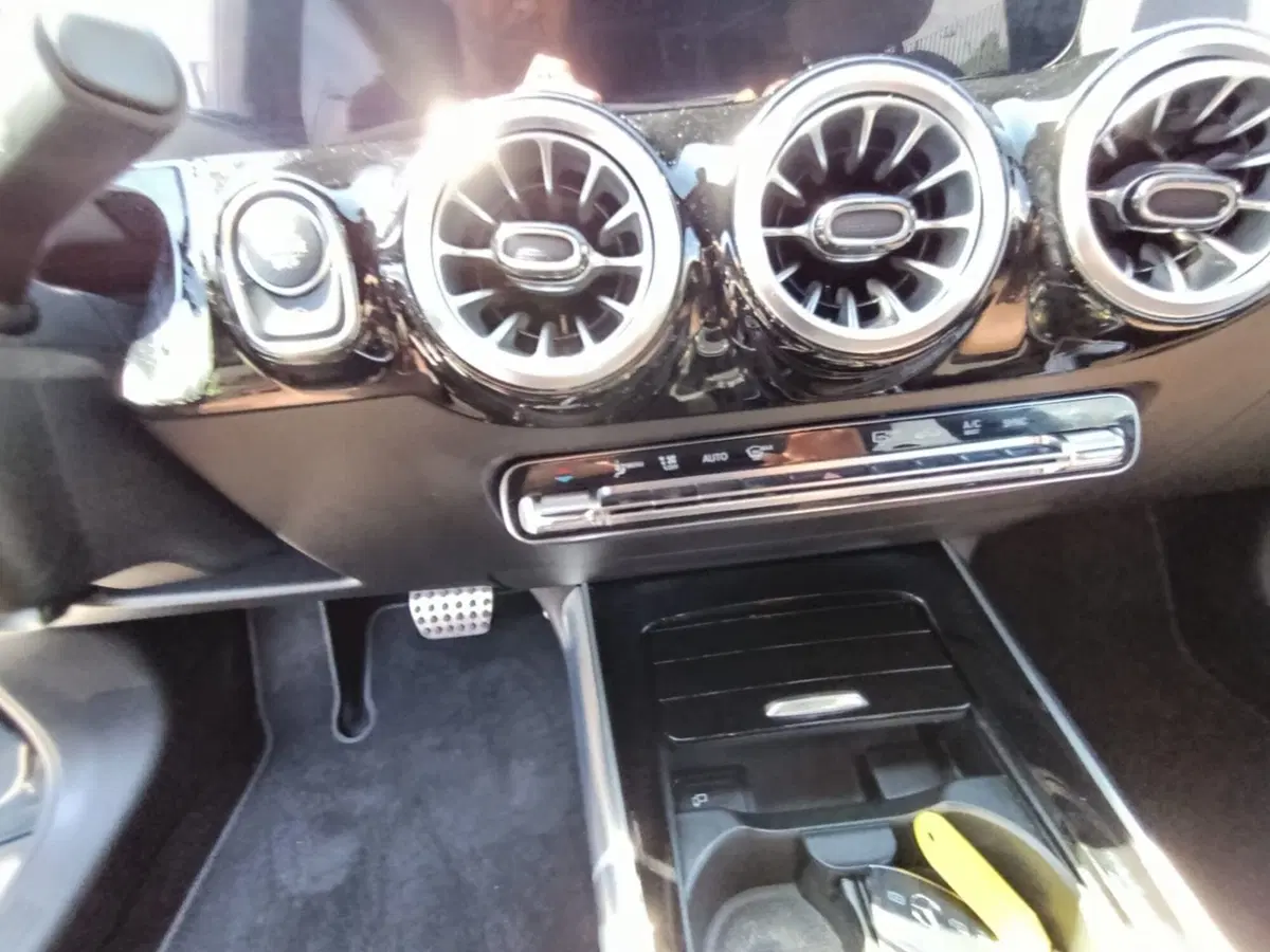 Mercedes-Benz CLA Shooting Brake usata a Massa-Carrara (16)