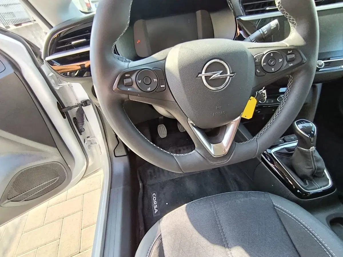 Opel Corsa usata a Massa-Carrara (11)