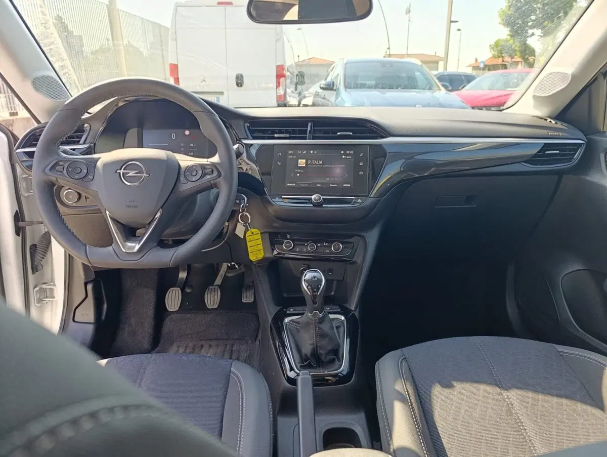 Opel Corsa usata a Massa-Carrara (16)