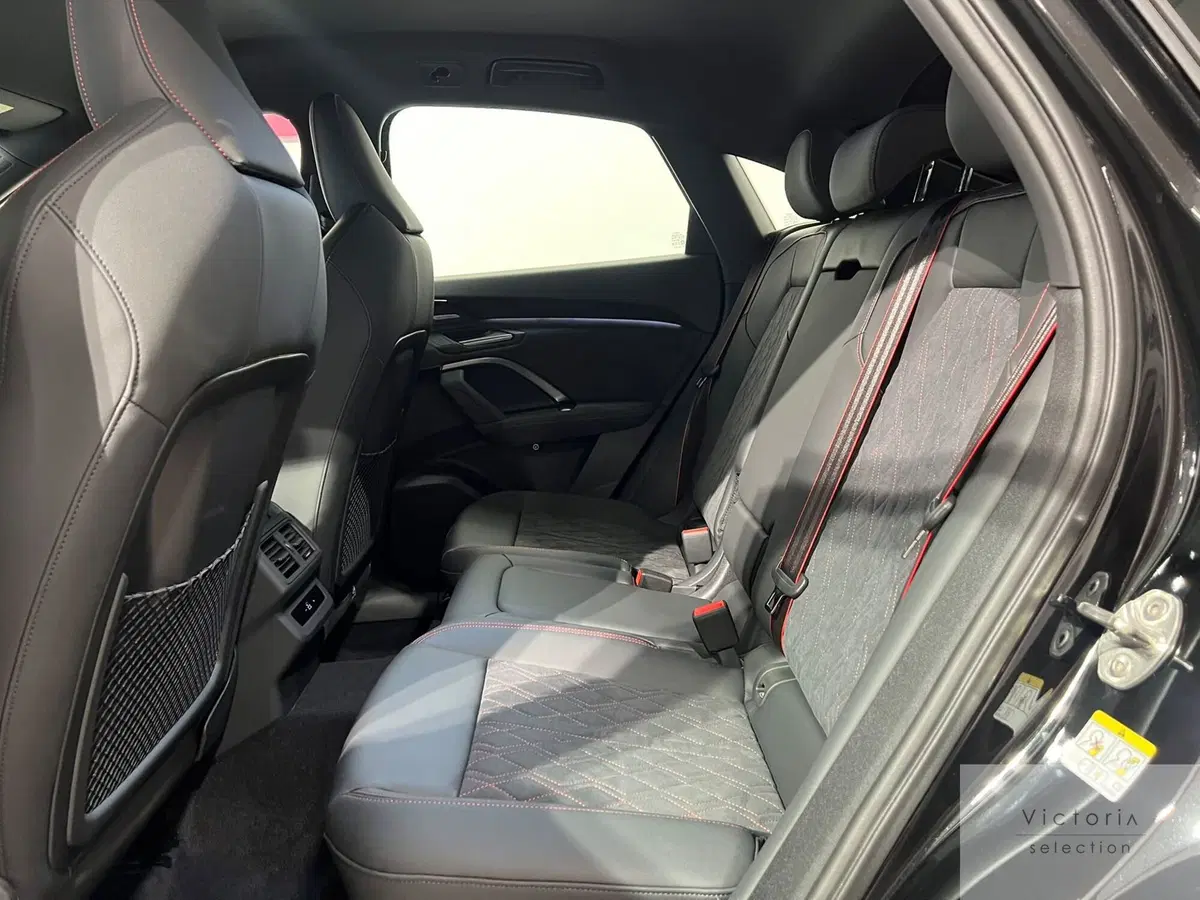 Audi Q4 Sportback nuova a Brescia (15)