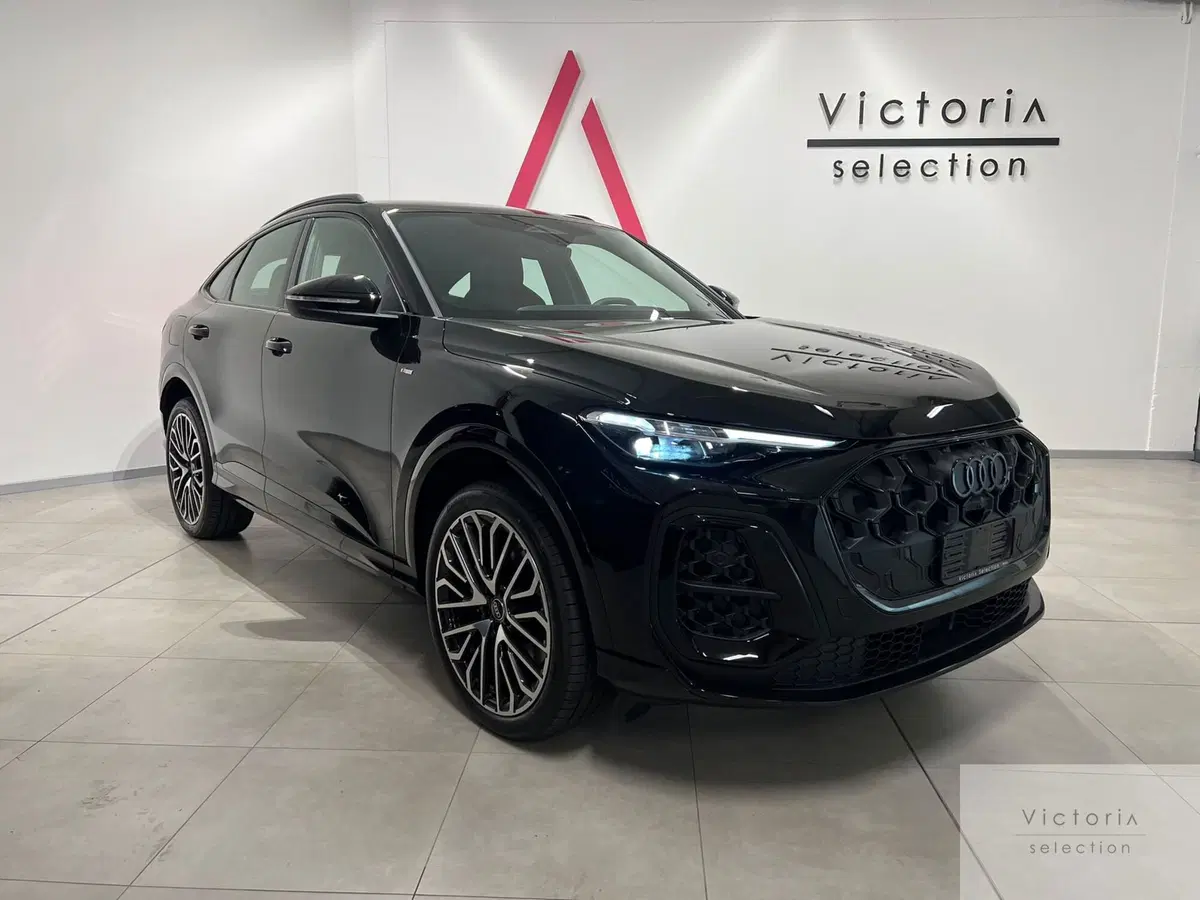 Audi Q4 Sportback nuova a Brescia (3)