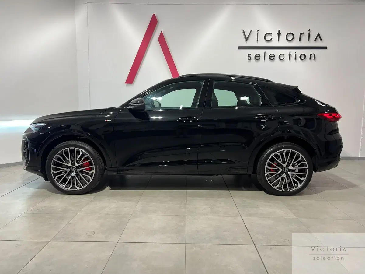 Audi Q4 Sportback nuova a Brescia (4)