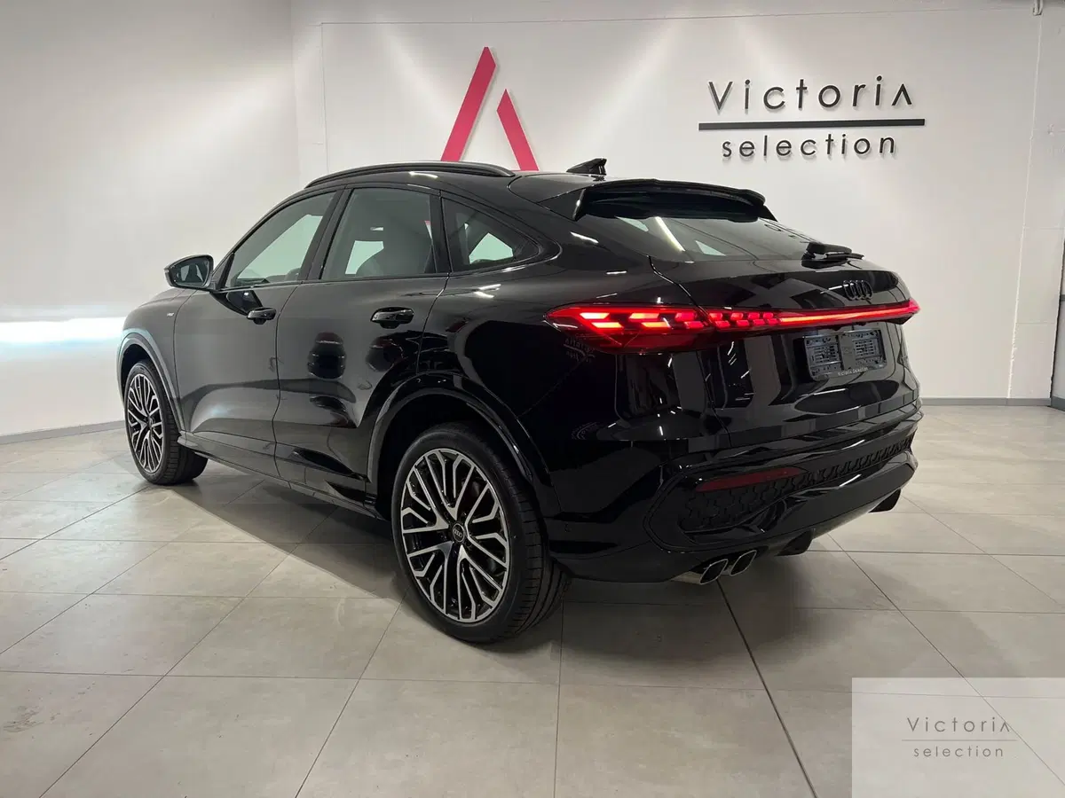 Audi Q4 Sportback nuova a Brescia (5)