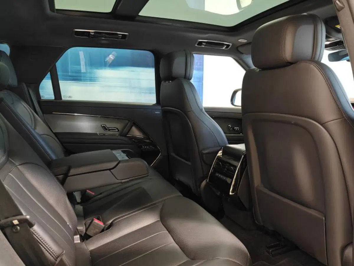 Land Rover Range Rover Sport usata a Venezia (14)