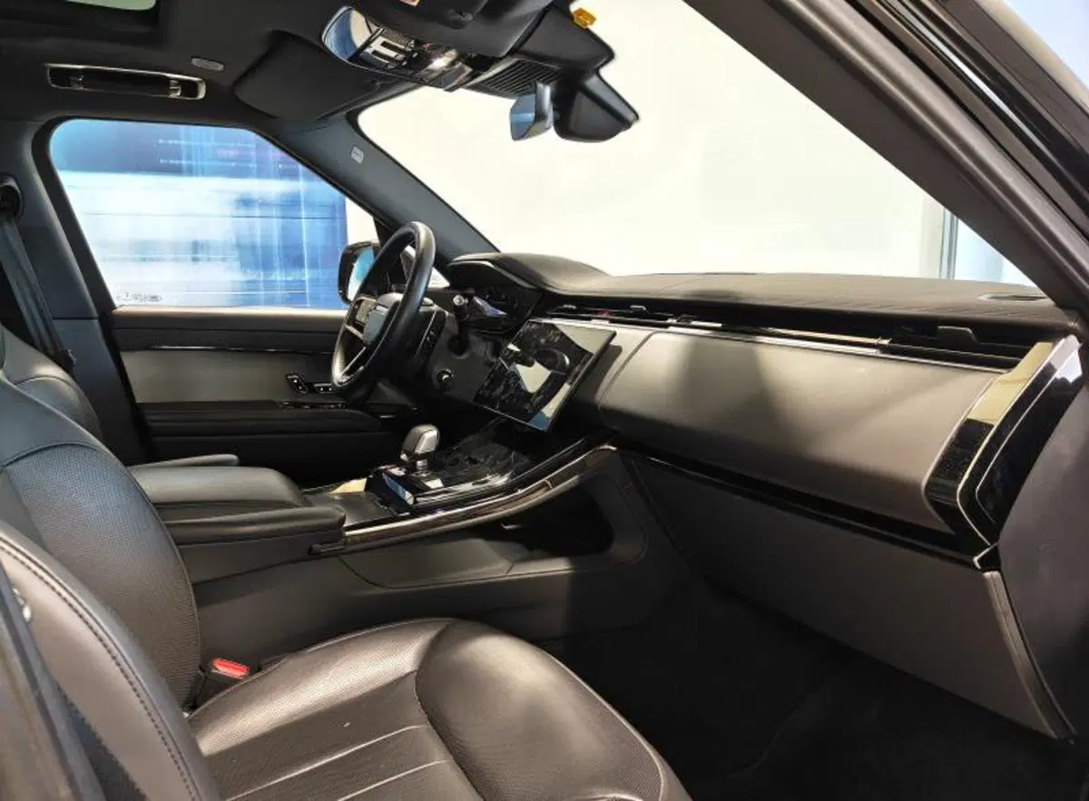 Land Rover Range Rover Sport usata a Venezia (15)