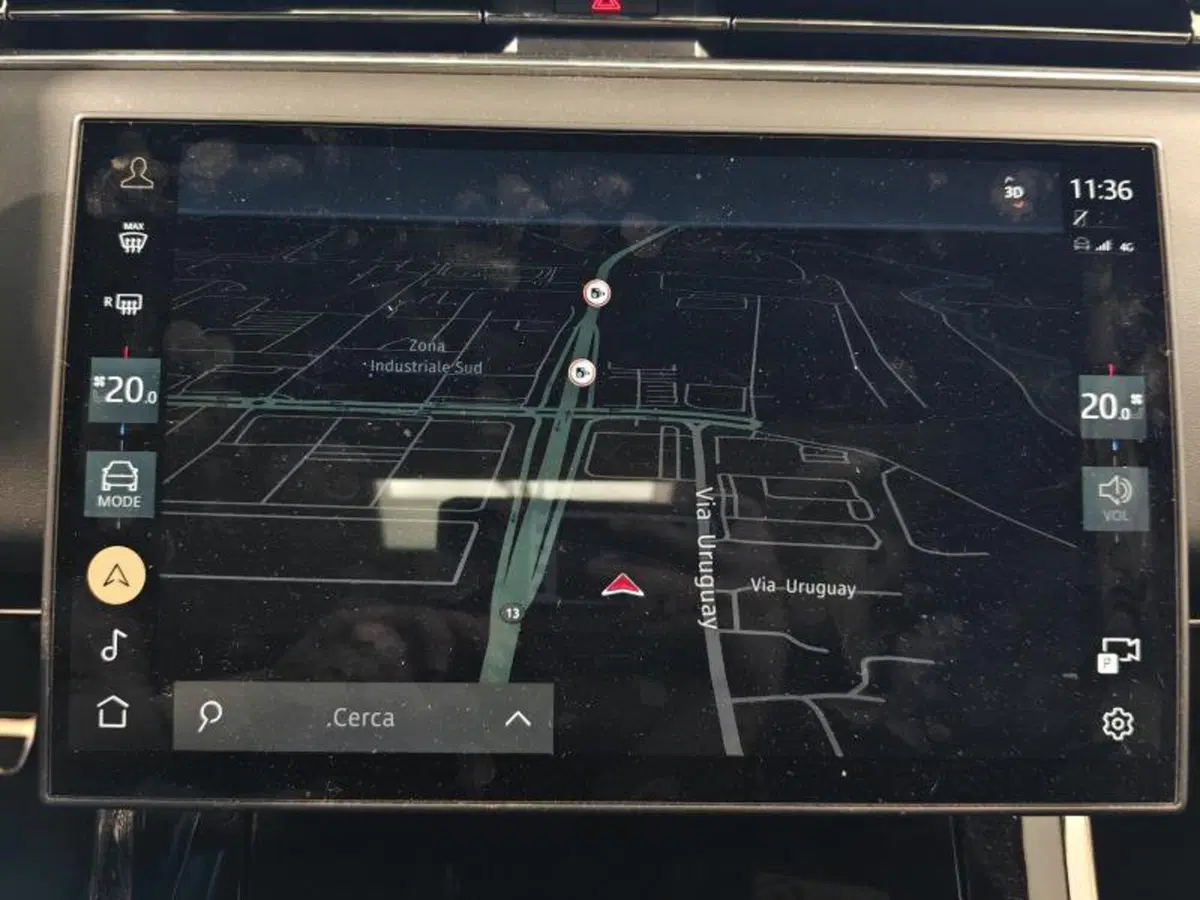Land Rover Range Rover Sport usata a Venezia (20)