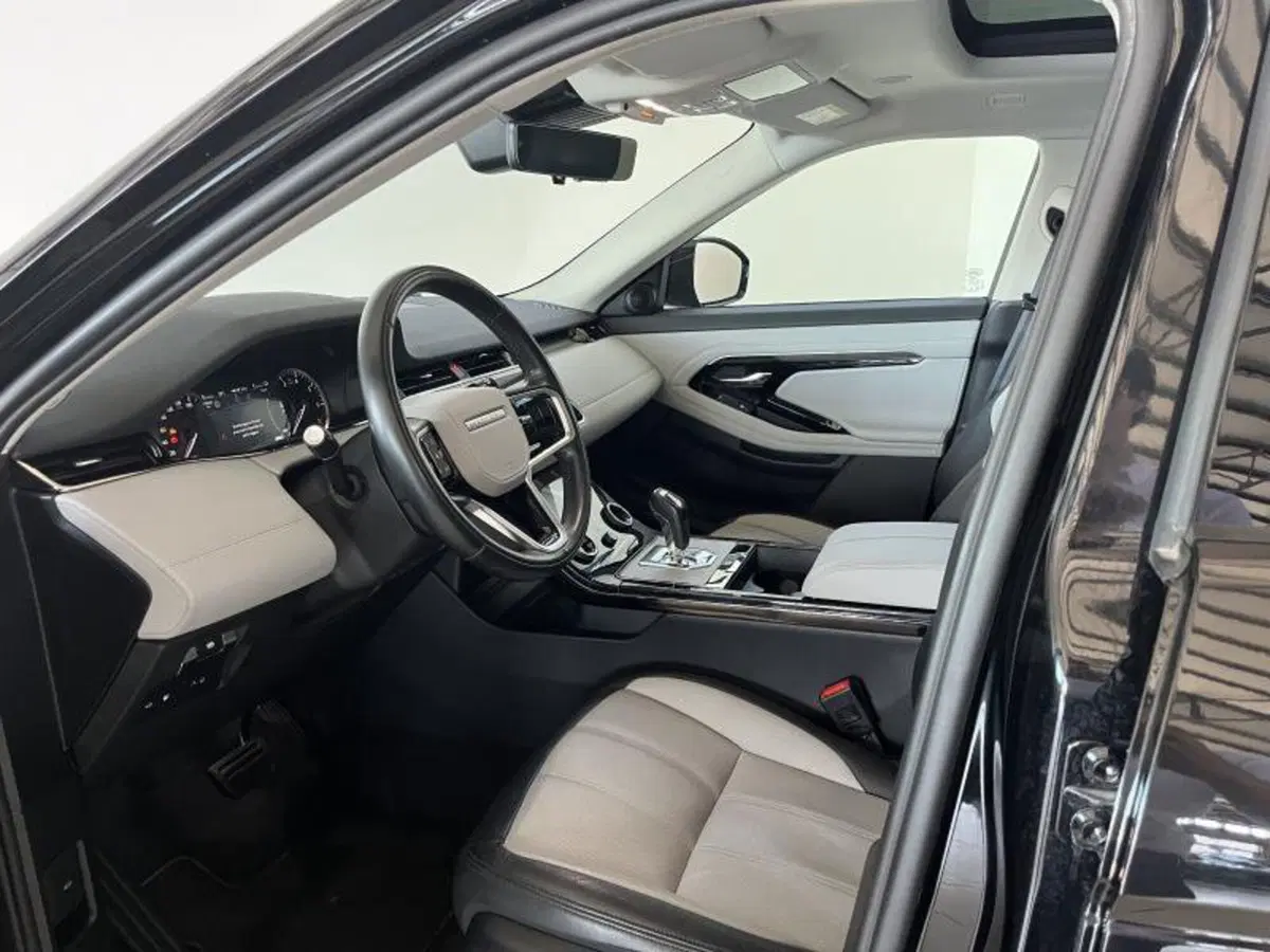 Land Rover Range Rover Evoque usata a Venezia (12)