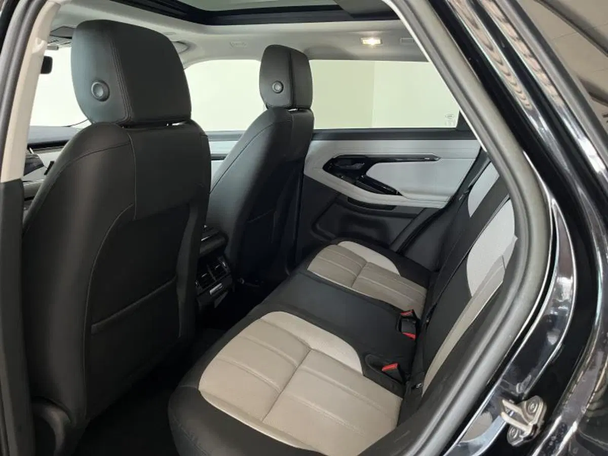 Land Rover Range Rover Evoque usata a Venezia (13)