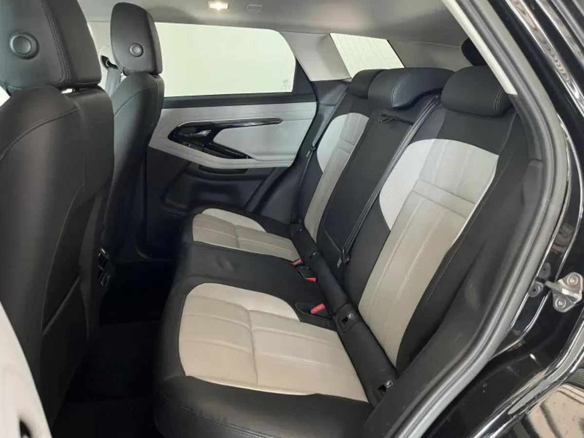 Land Rover Range Rover Evoque usata a Venezia (15)