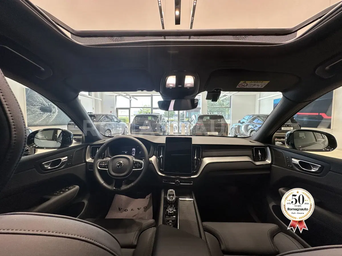 Volvo XC60 nuova a Forlì-Cesena (13)