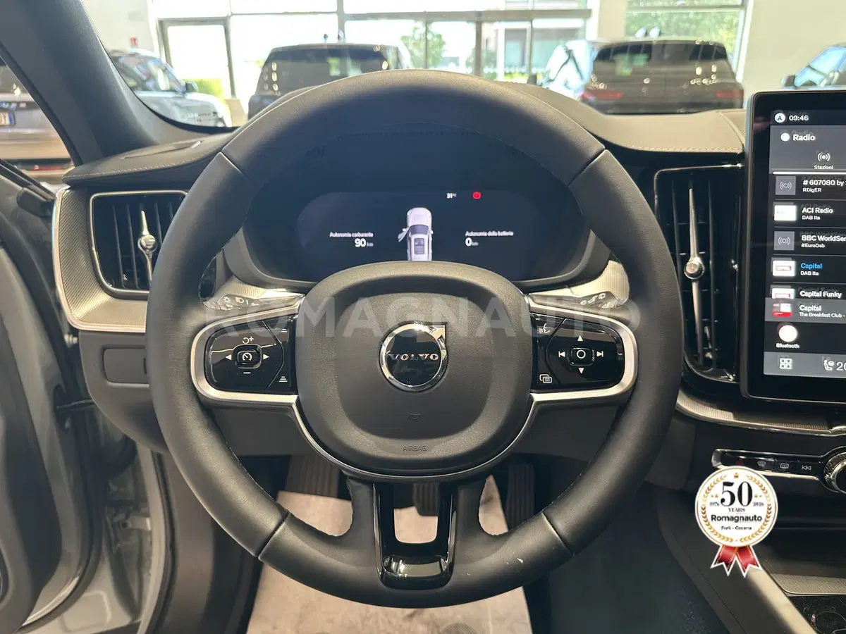 Volvo XC60 nuova a Forlì-Cesena (16)