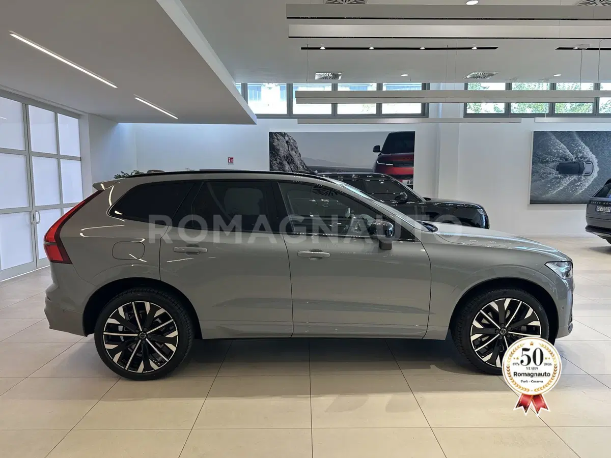 Volvo XC60 nuova a Forlì-Cesena (4)