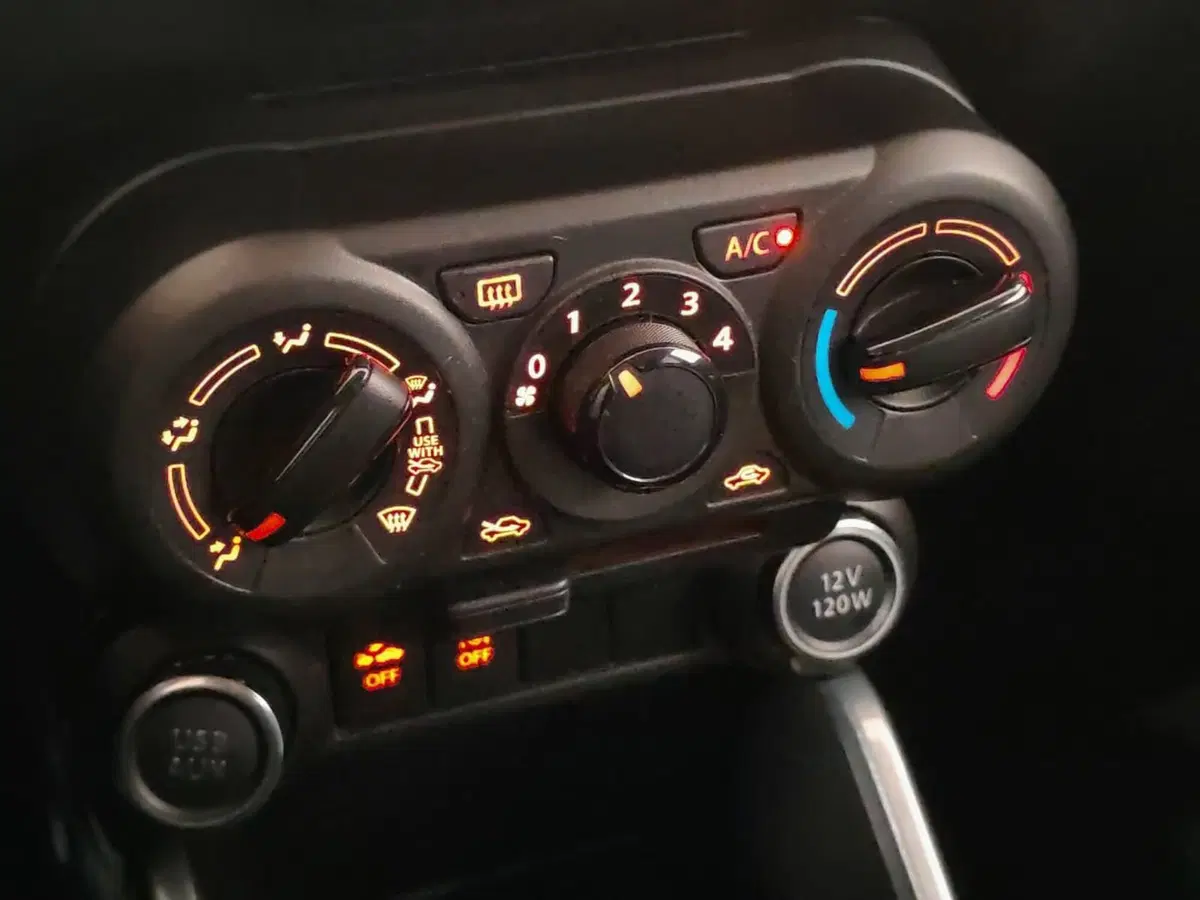 Suzuki Ignis usata a Novara (12)
