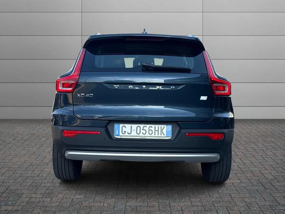 Volvo XC40 usata a Reggio Calabria (11)