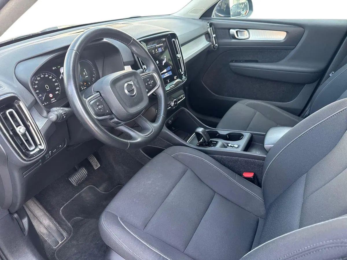 Volvo XC40 usata a Reggio Calabria (6)