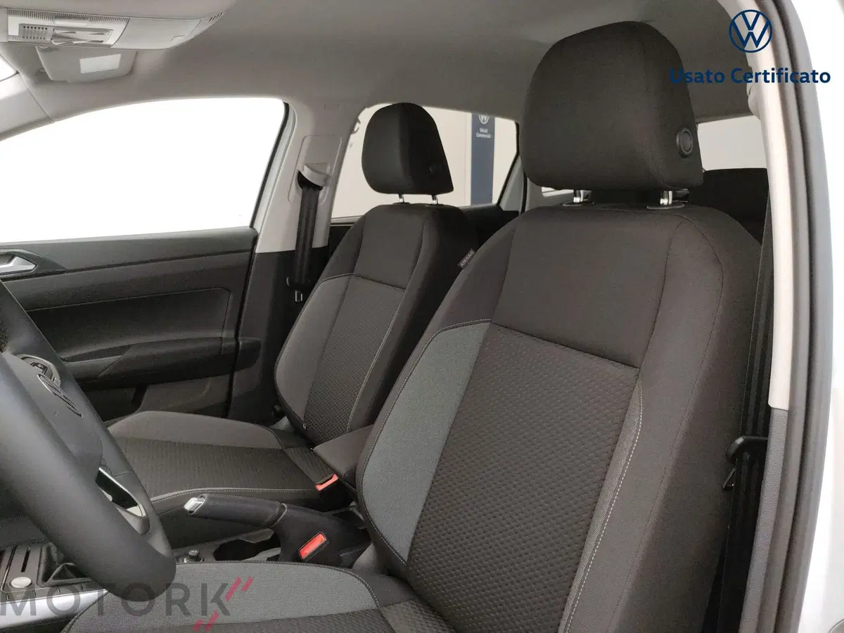 Volkswagen Taigo nuova a Varese (10)
