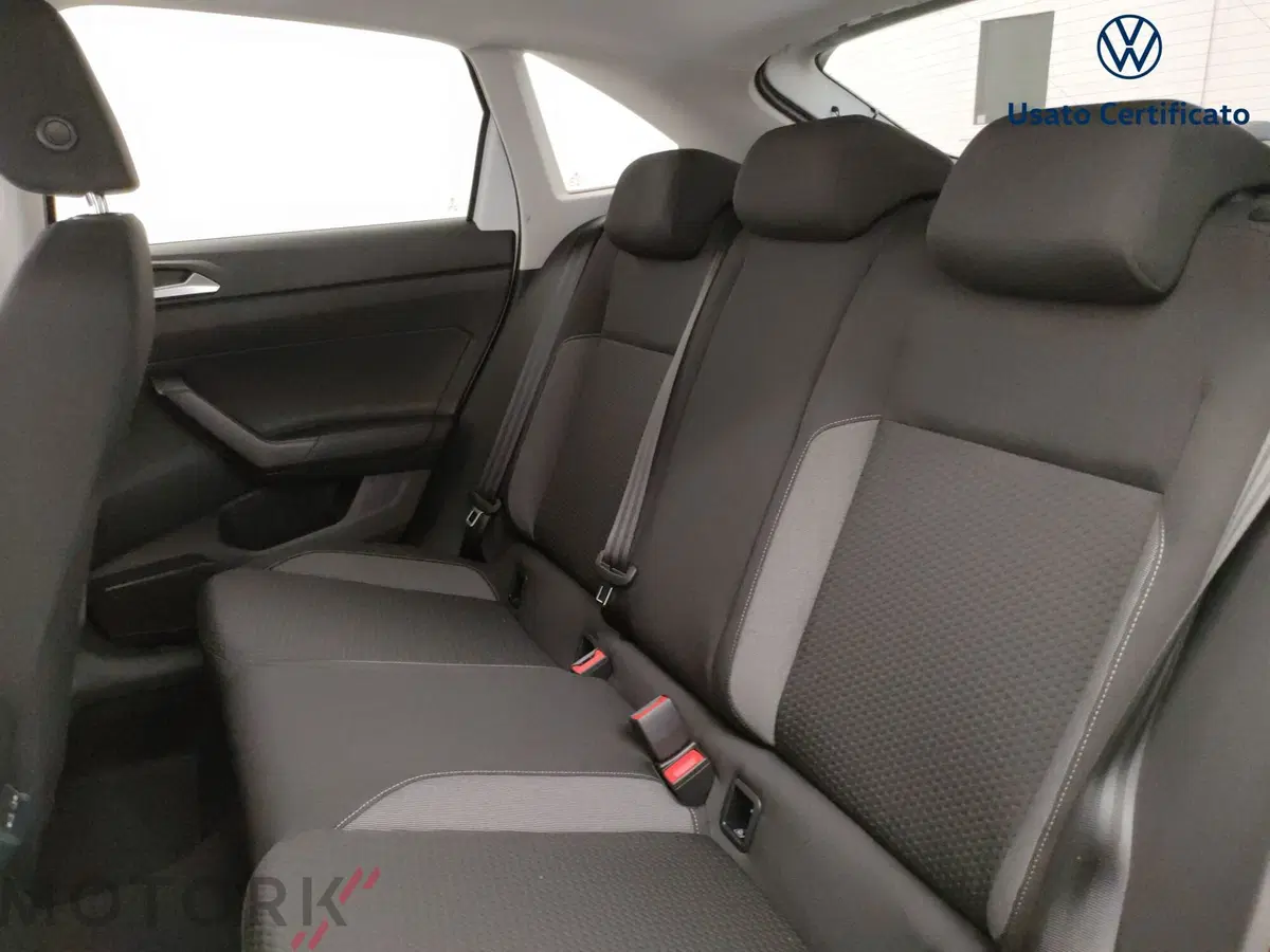 Volkswagen Taigo nuova a Varese (9)