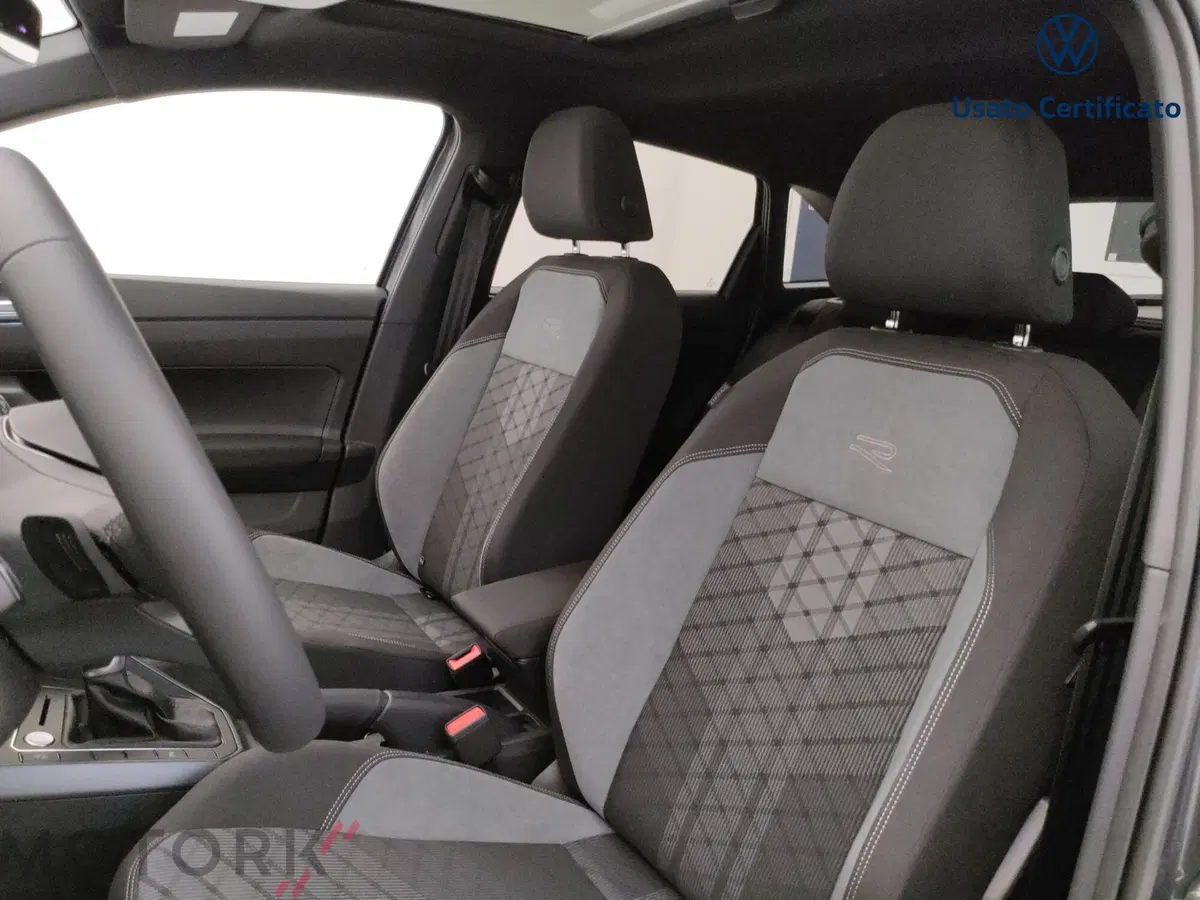 Volkswagen Taigo nuova a Varese (11)
