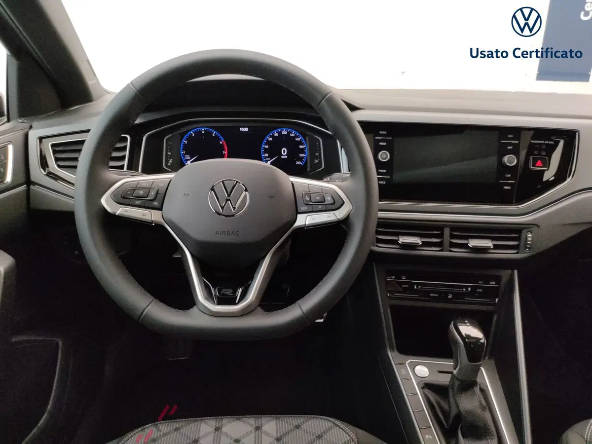 Volkswagen Taigo nuova a Varese (12)