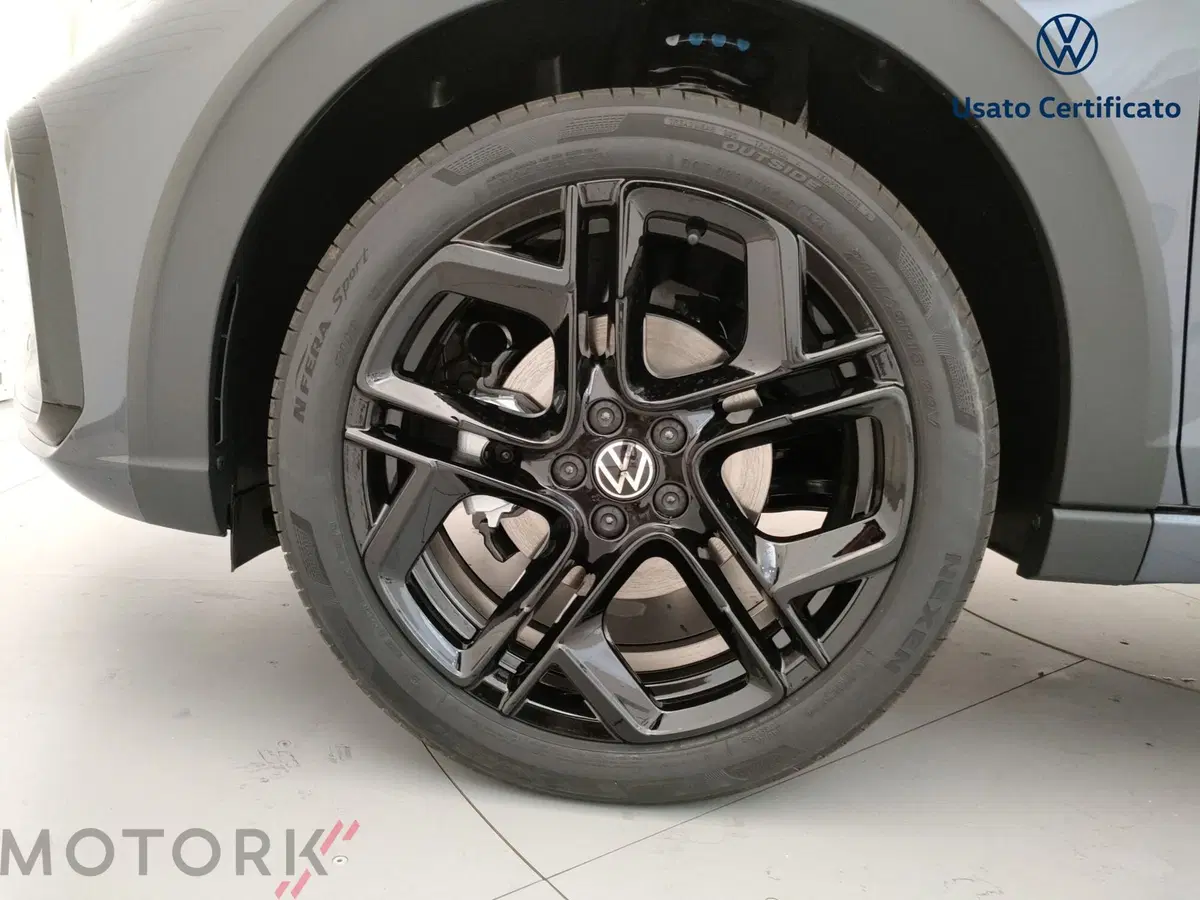 Volkswagen Taigo nuova a Varese (6)