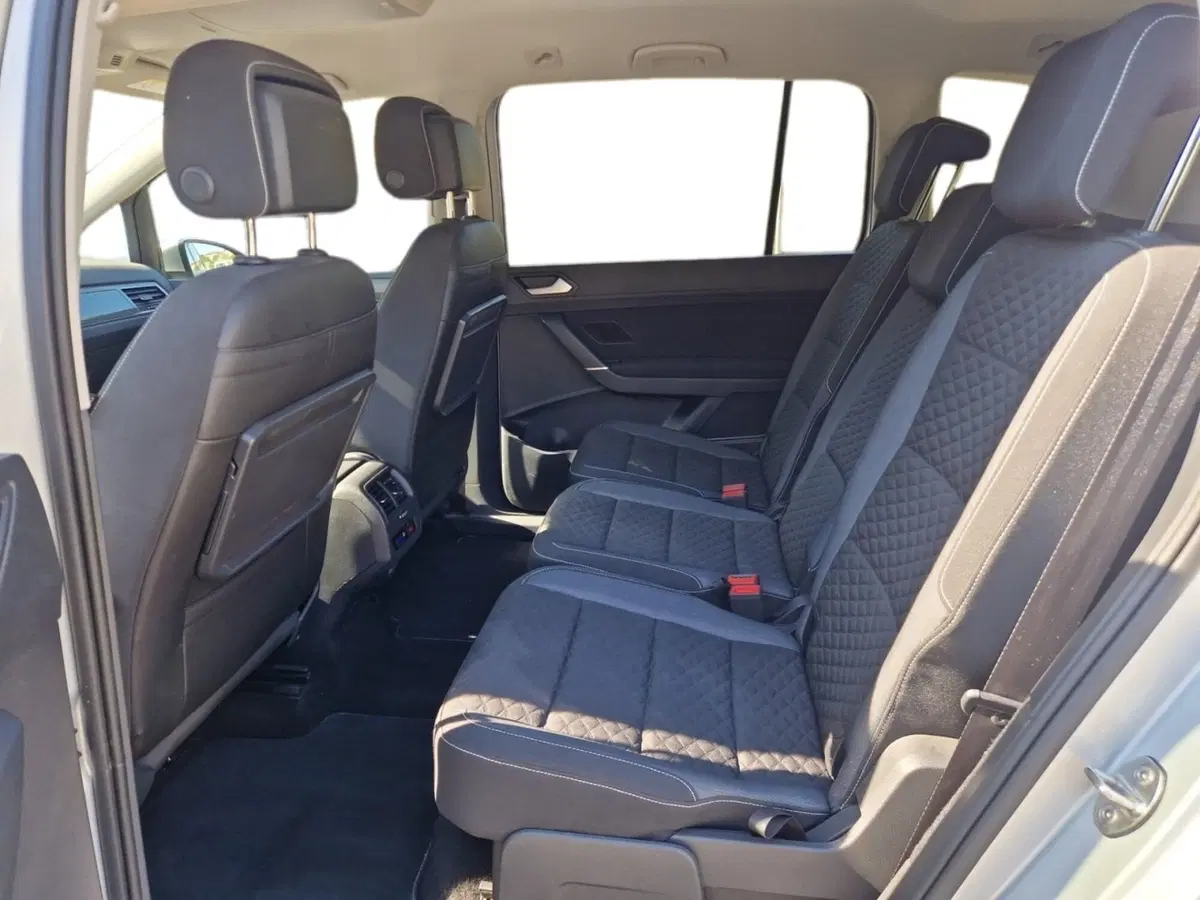 Volkswagen Touran usata a Grosseto (12)