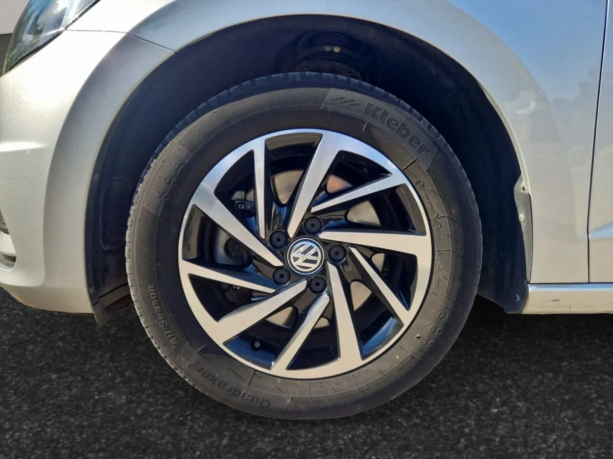 Volkswagen Touran usata a Grosseto (9)