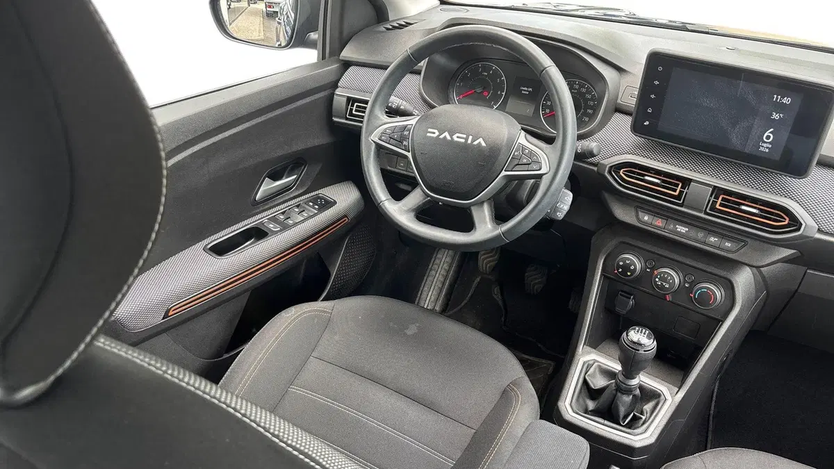 Dacia Sandero usata a Padova (7)