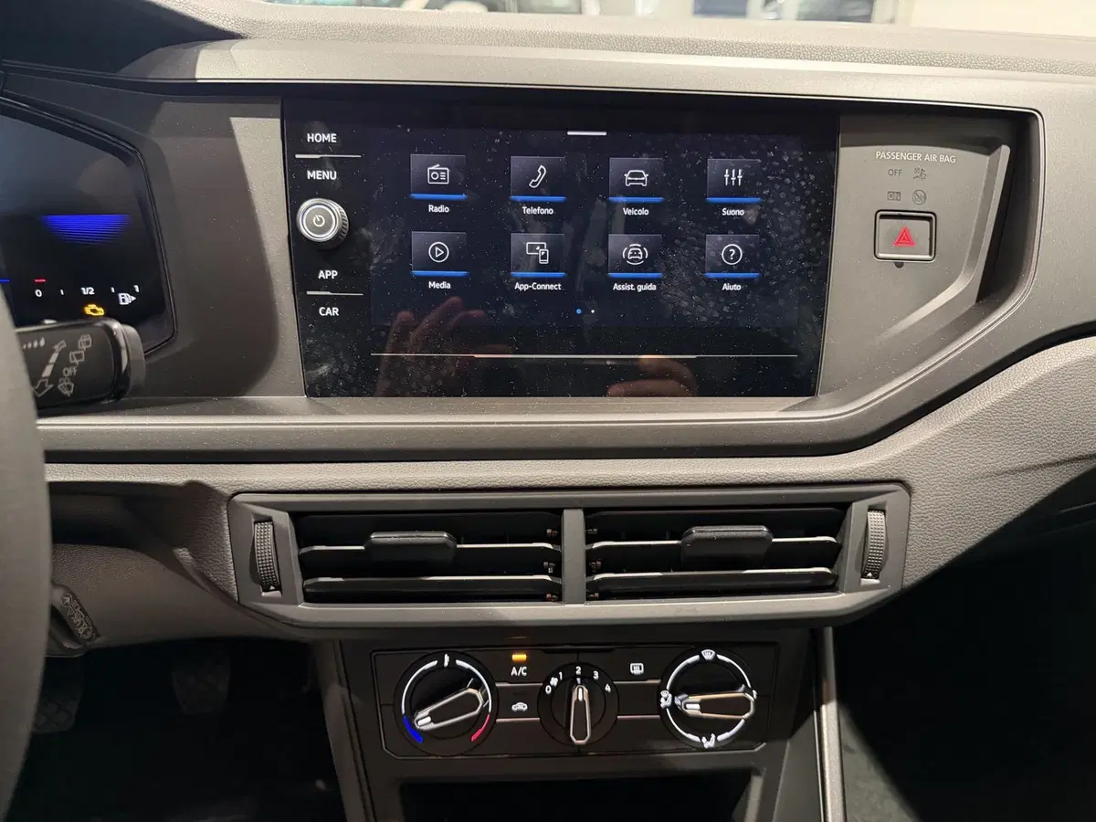 Volkswagen Polo nuova a Genova (12)