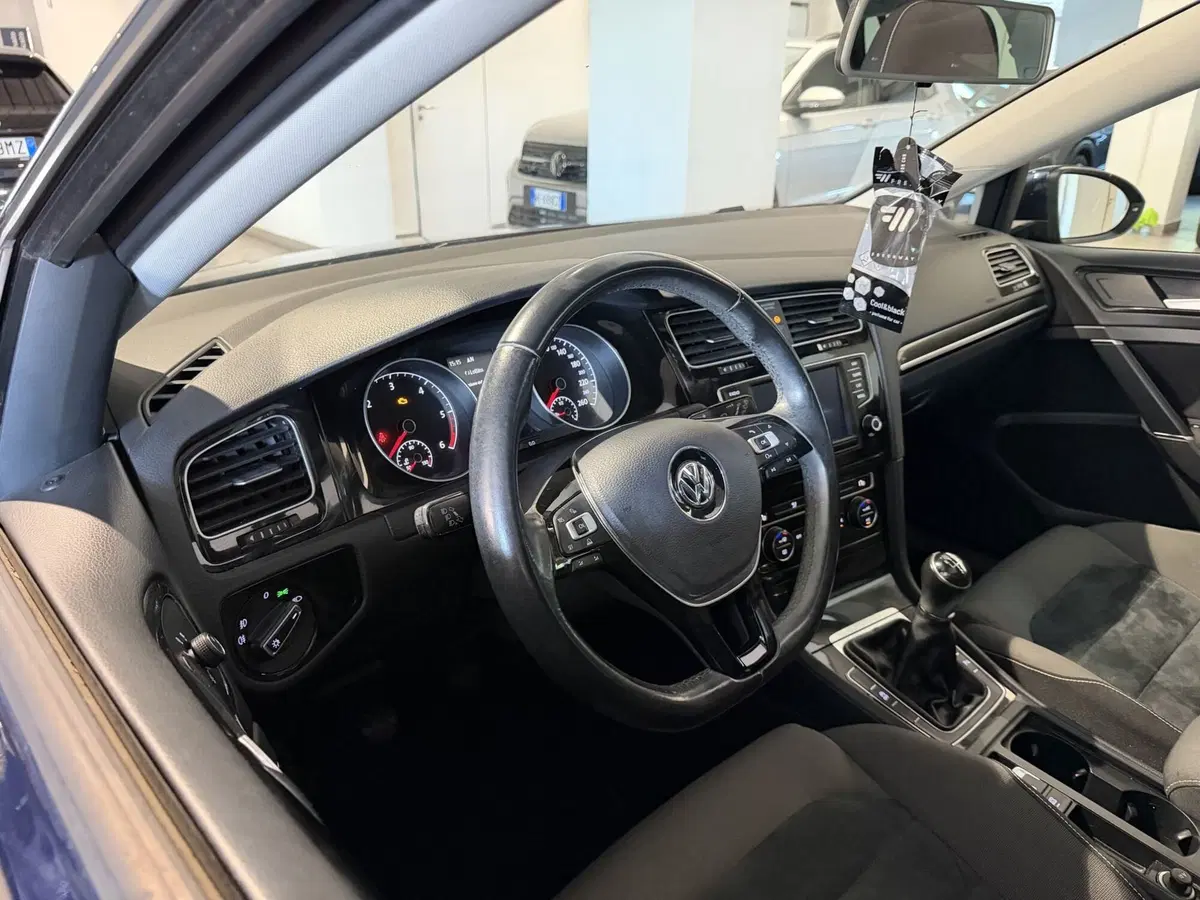 Volkswagen Golf Variant usata a Genova (9)