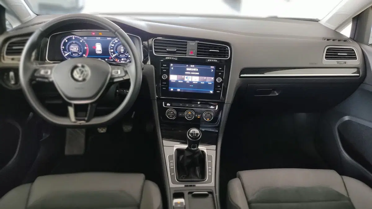 Volkswagen Golf Variant usata a Taranto (10)