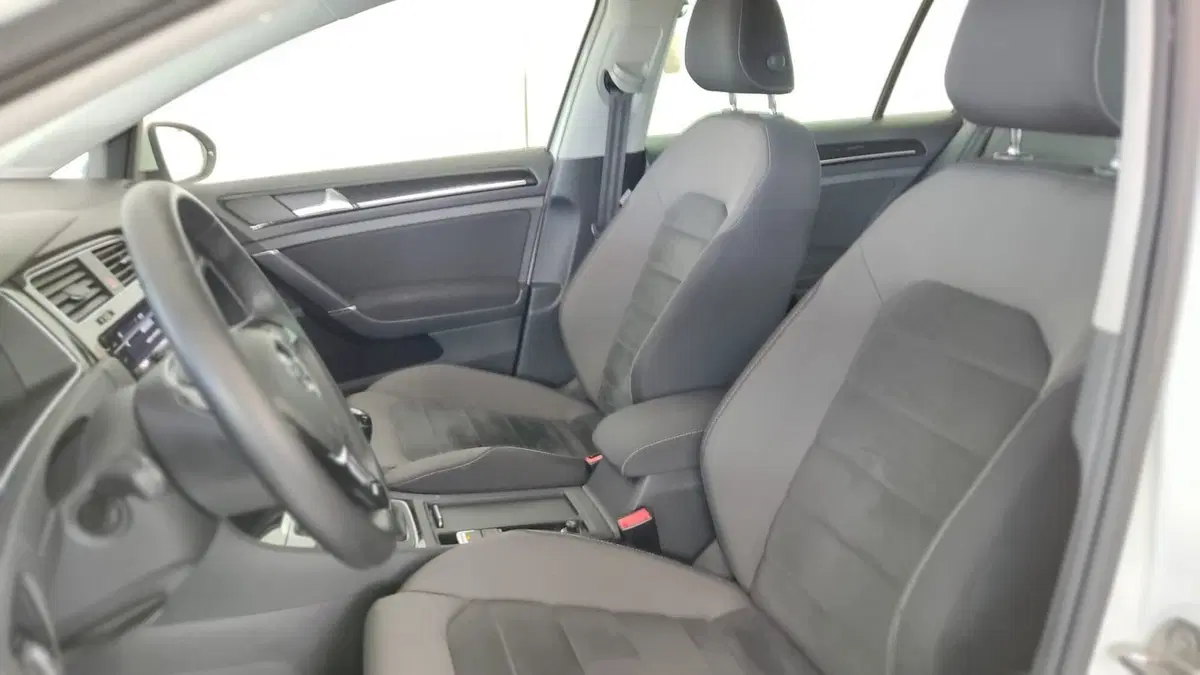 Volkswagen Golf Variant usata a Taranto (8)