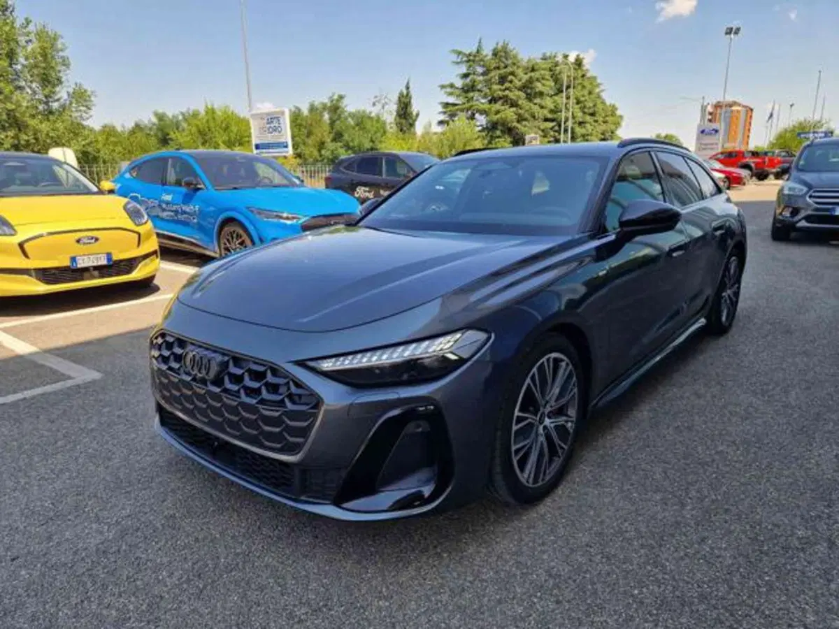 Audi A5 Avant nuova a Bologna