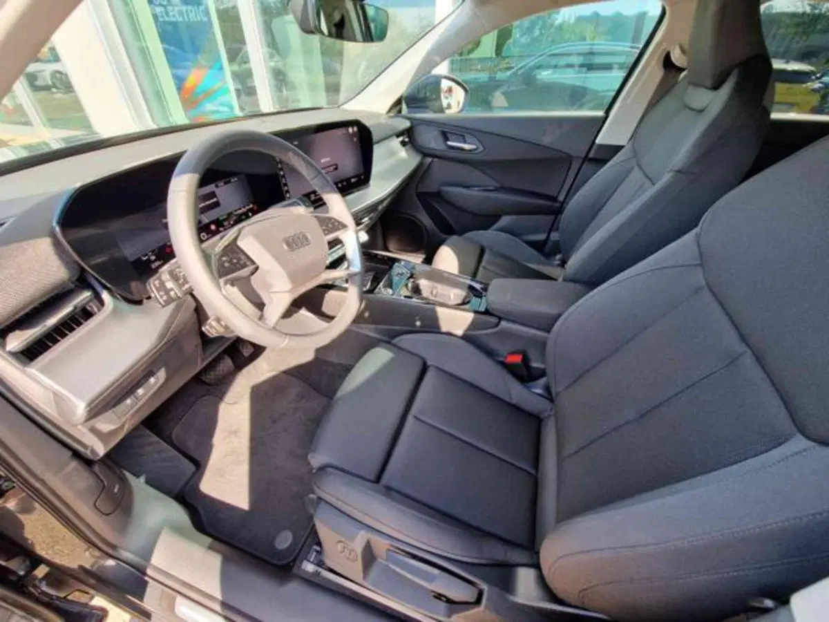 Audi Q3 Sportback nuova a Bologna (8)
