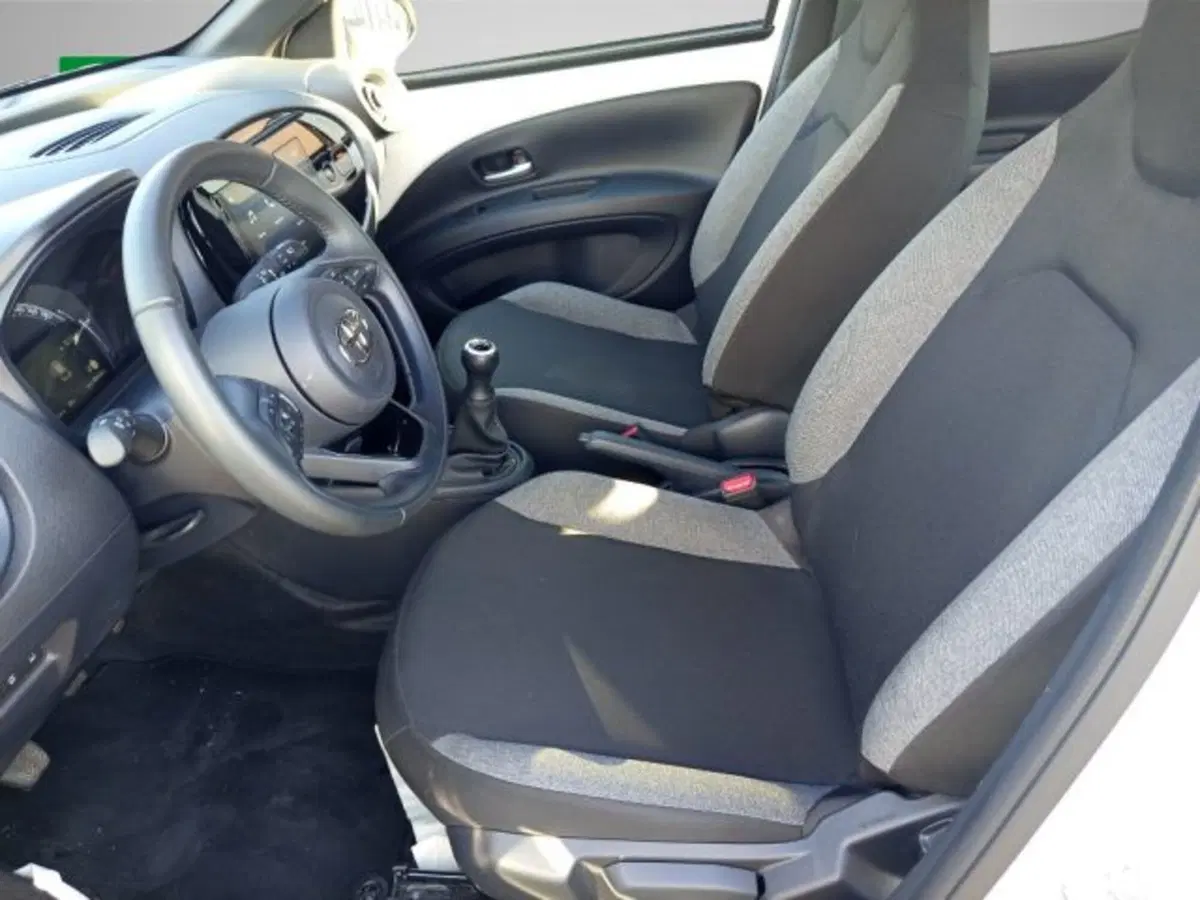 Toyota Aygo X usata a Frosinone (10)
