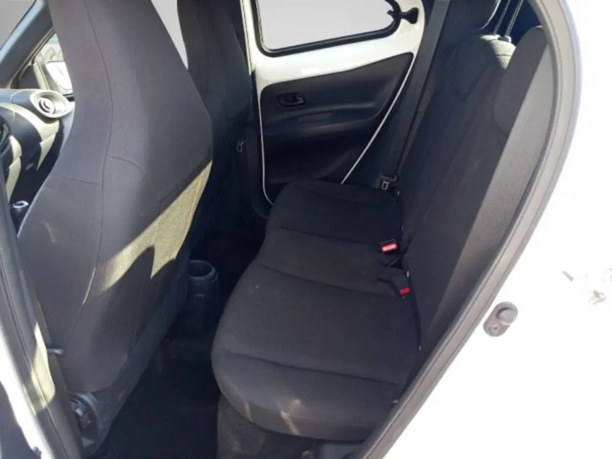 Toyota Aygo X usata a Frosinone (11)