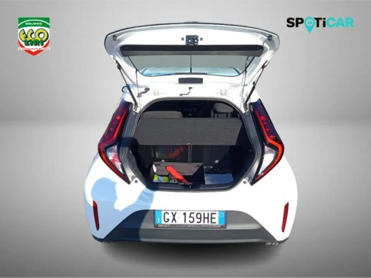 Toyota Aygo X usata a Frosinone (17)