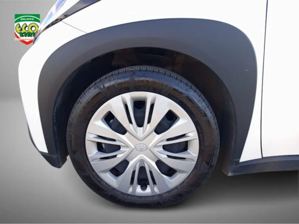 Toyota Aygo X usata a Frosinone (18)