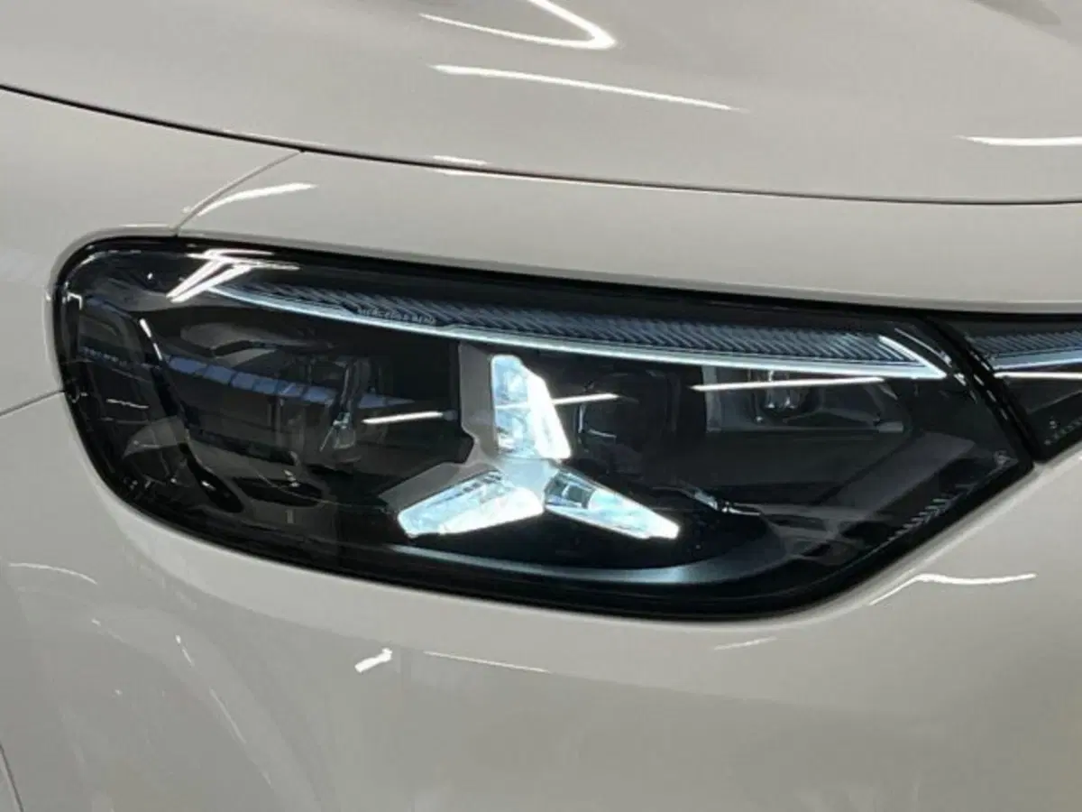 Mercedes-Benz GLB nuova a Verona (16)