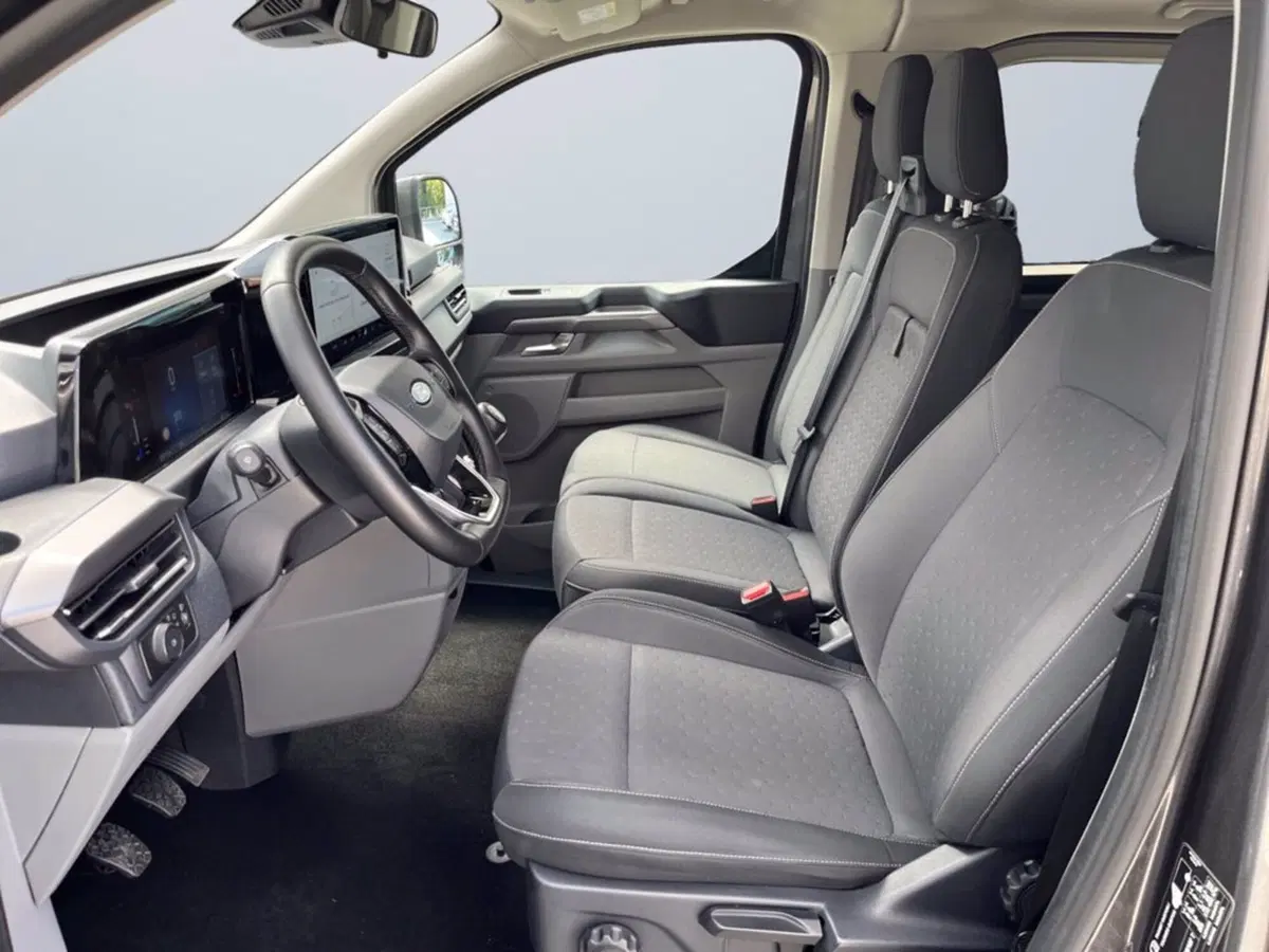 Ford Tourneo Custom usata a Milano (10)